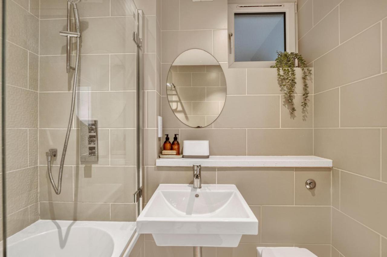 Homely 1Bed Apartment Vauxhall ロンドン エクステリア 写真